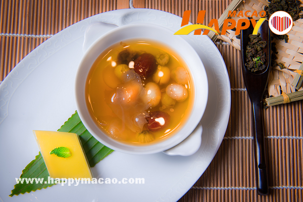 Green_Tea_and_Coconut_Juice_Pudding_Accompanied_with_Sweetened_Oolong_Tea_with_Eight_Treasure_02