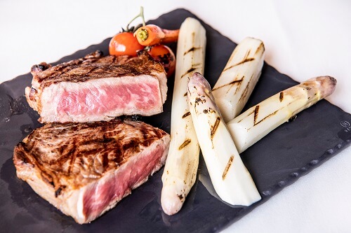 Fire-grilled_Kagoshima_Striploin_of_Beef_White_Asparagus_Black_Truffle_Veal_Jus_1_1